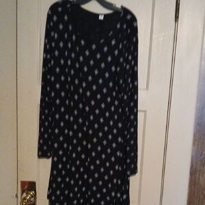 Elegant Black and White Patterned Dress
